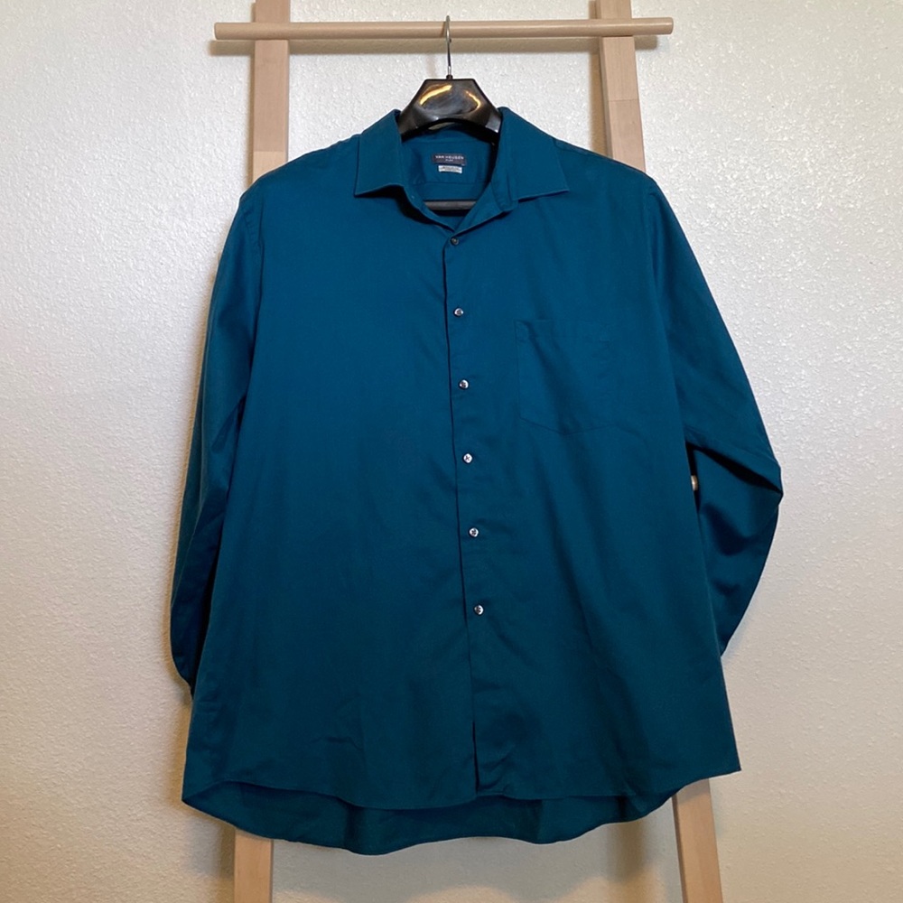 Van Heusen button up shirt